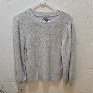 Elegant Women's Light Gray Sweater wuth Metallic Shimmer